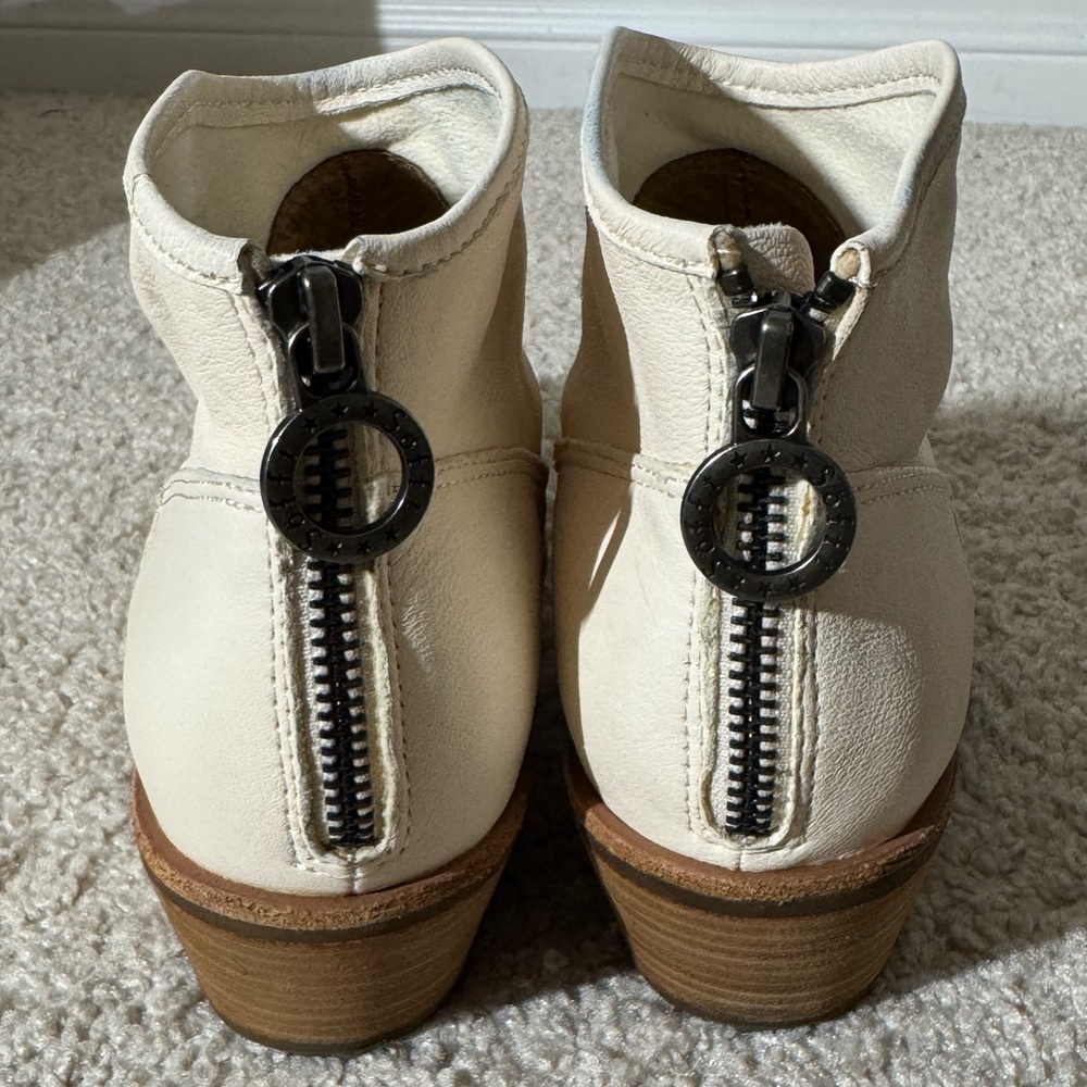 Sofft Aisley Beige Leather Ankle Boots Leather Zip Booties Size 6.5 - Picture 10 of 13